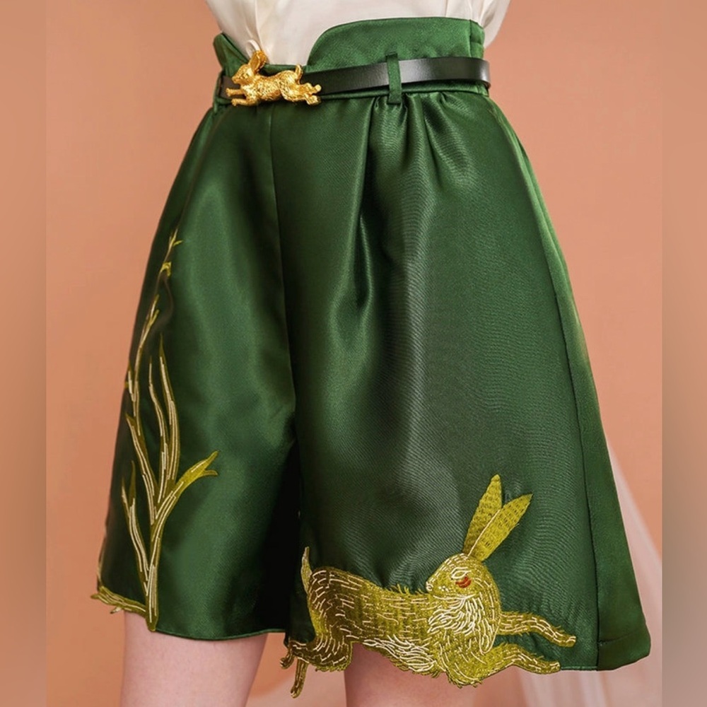 CamoOoni Green Satin Embroidered Rabbit Shorts | Whimsical Cottagecore | Size M